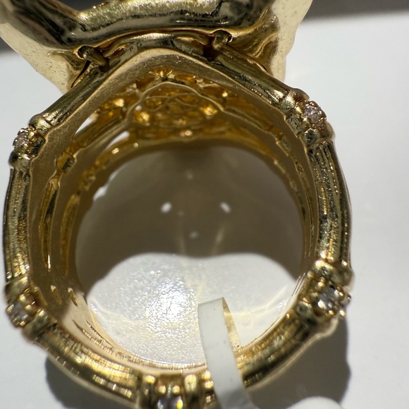 Kendra Scott Maura Jag Gold Ring - Picture 4 of 10